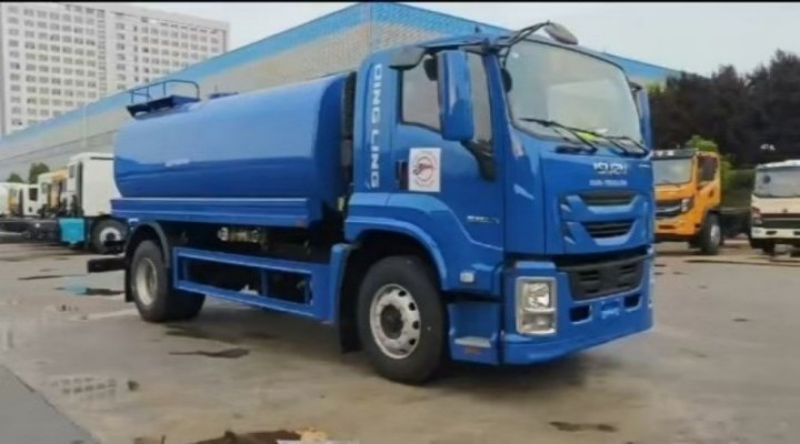 ISUZU GIGA 15.000 liter waterwagen